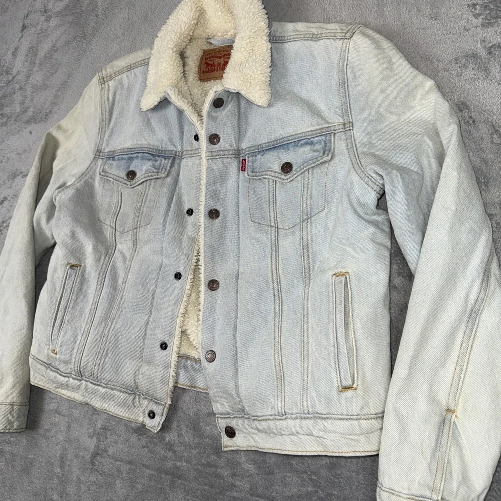 Levi's Women's Sherpa Lined Trucker Jacket Size L Blue Denim‎ Vintage Look